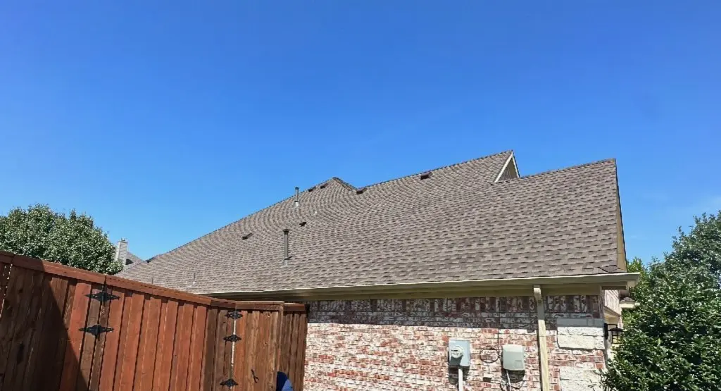 Completed roof replacement project in Baytown